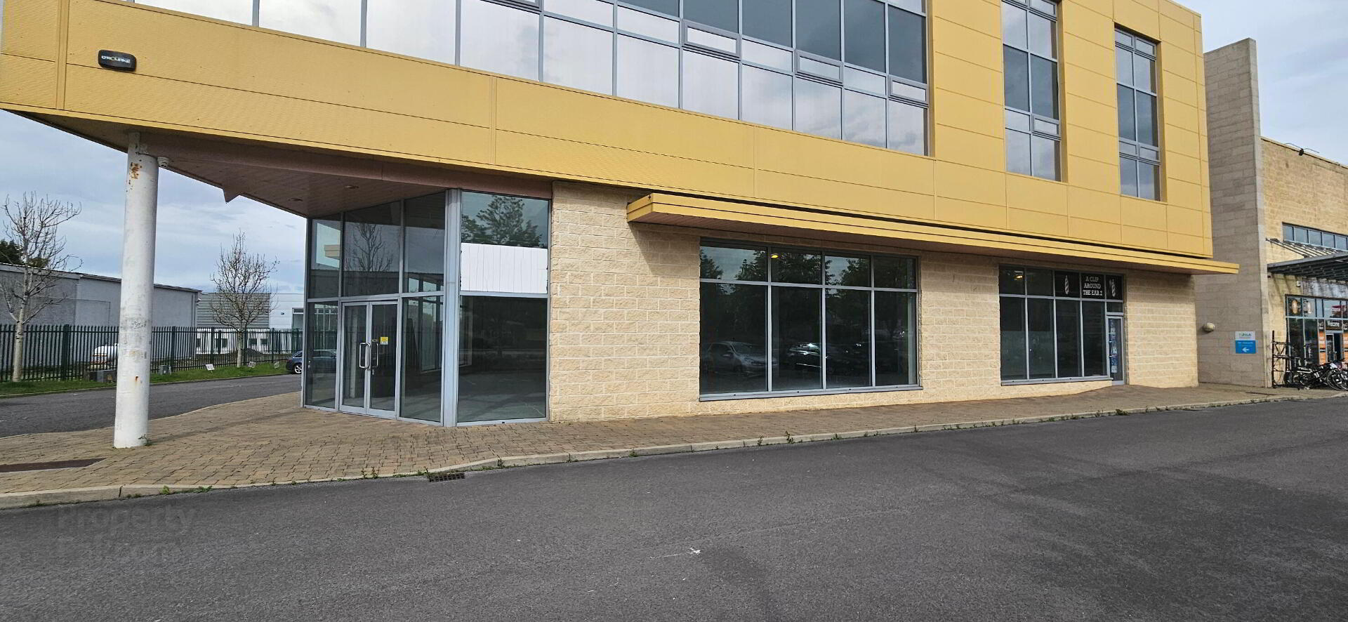 Unit 4, Shannonside Retail Park 3 of 17