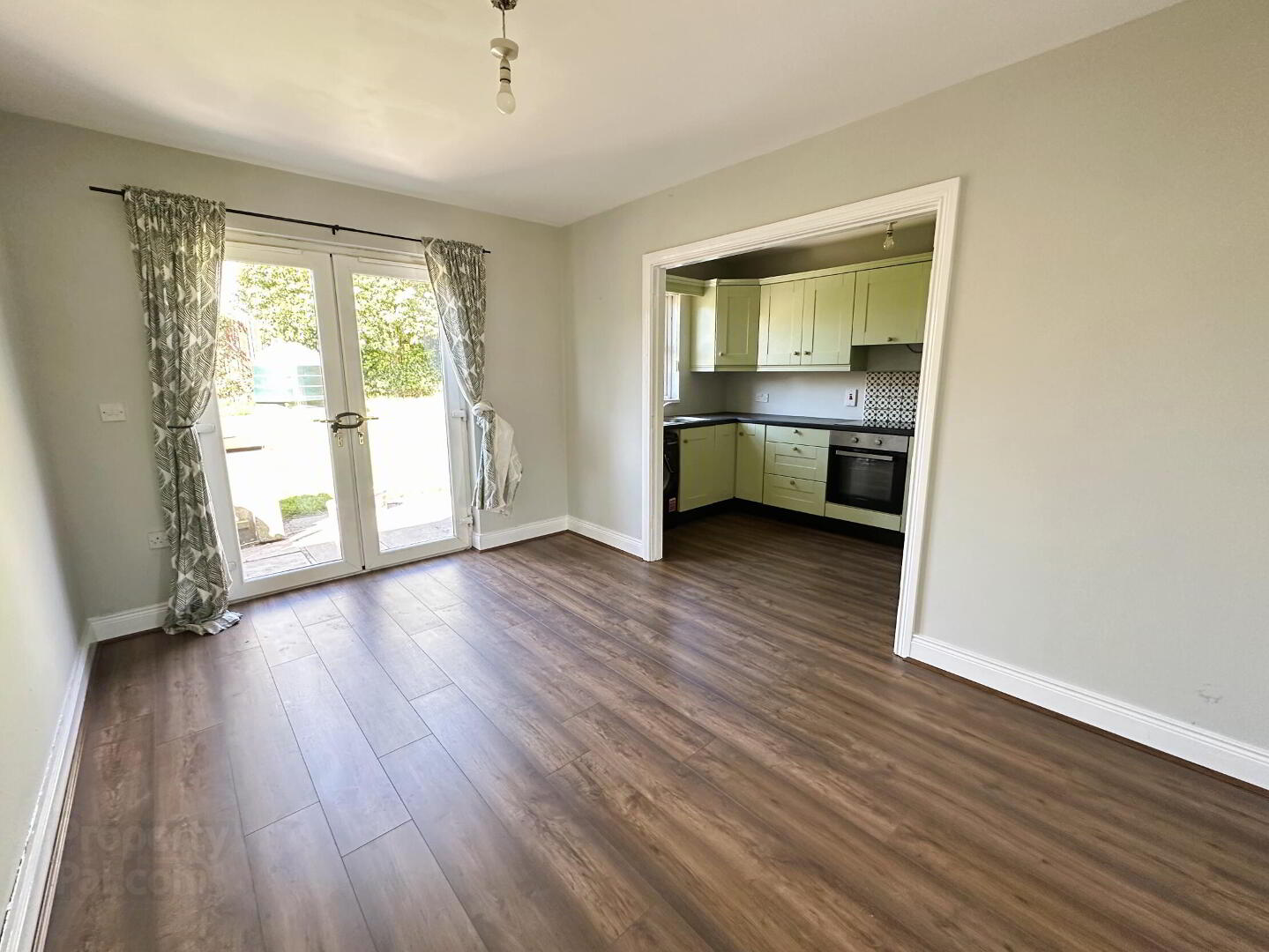 50 Oak Grove 4 of 16