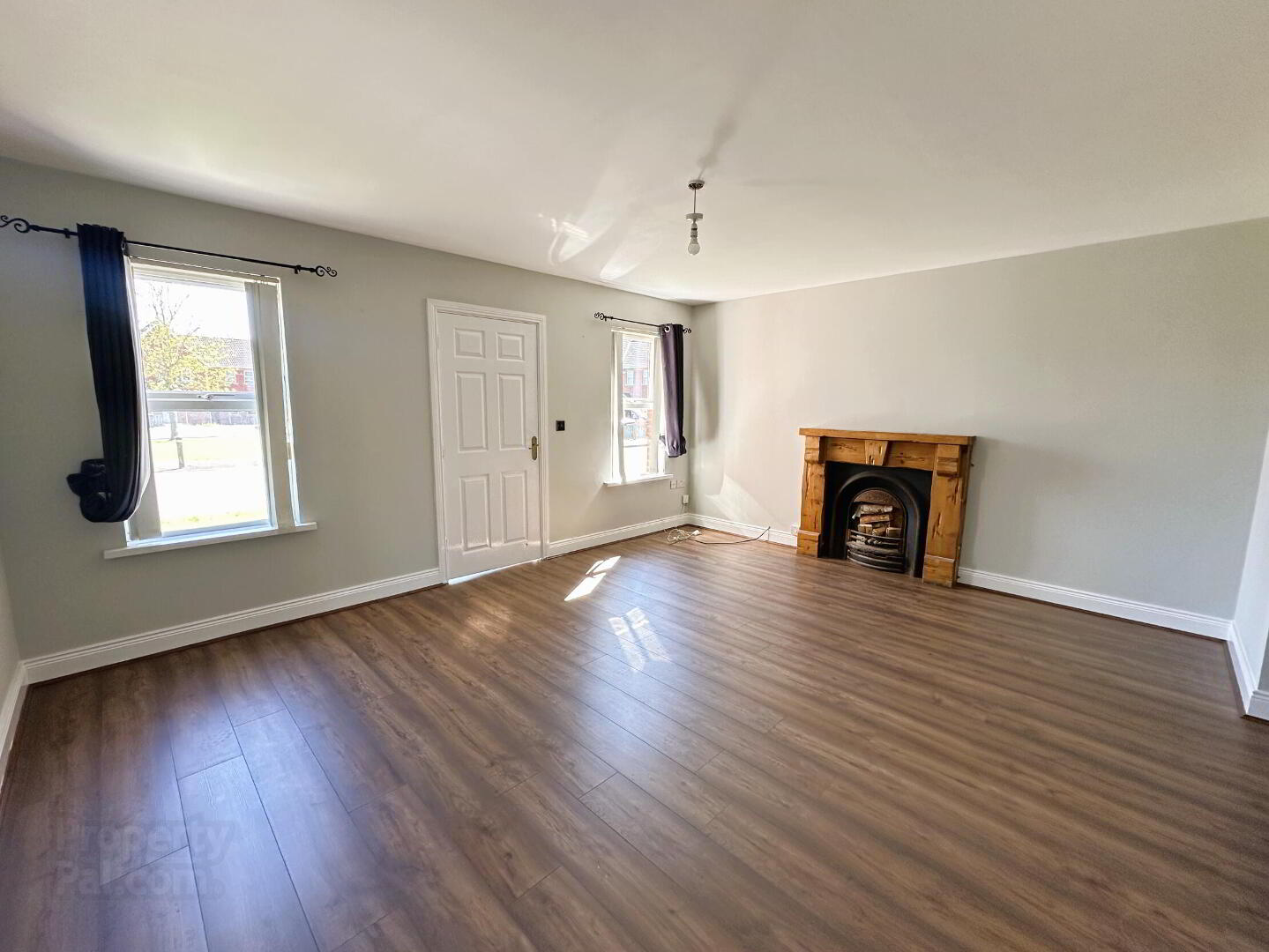 50 Oak Grove 3 of 16