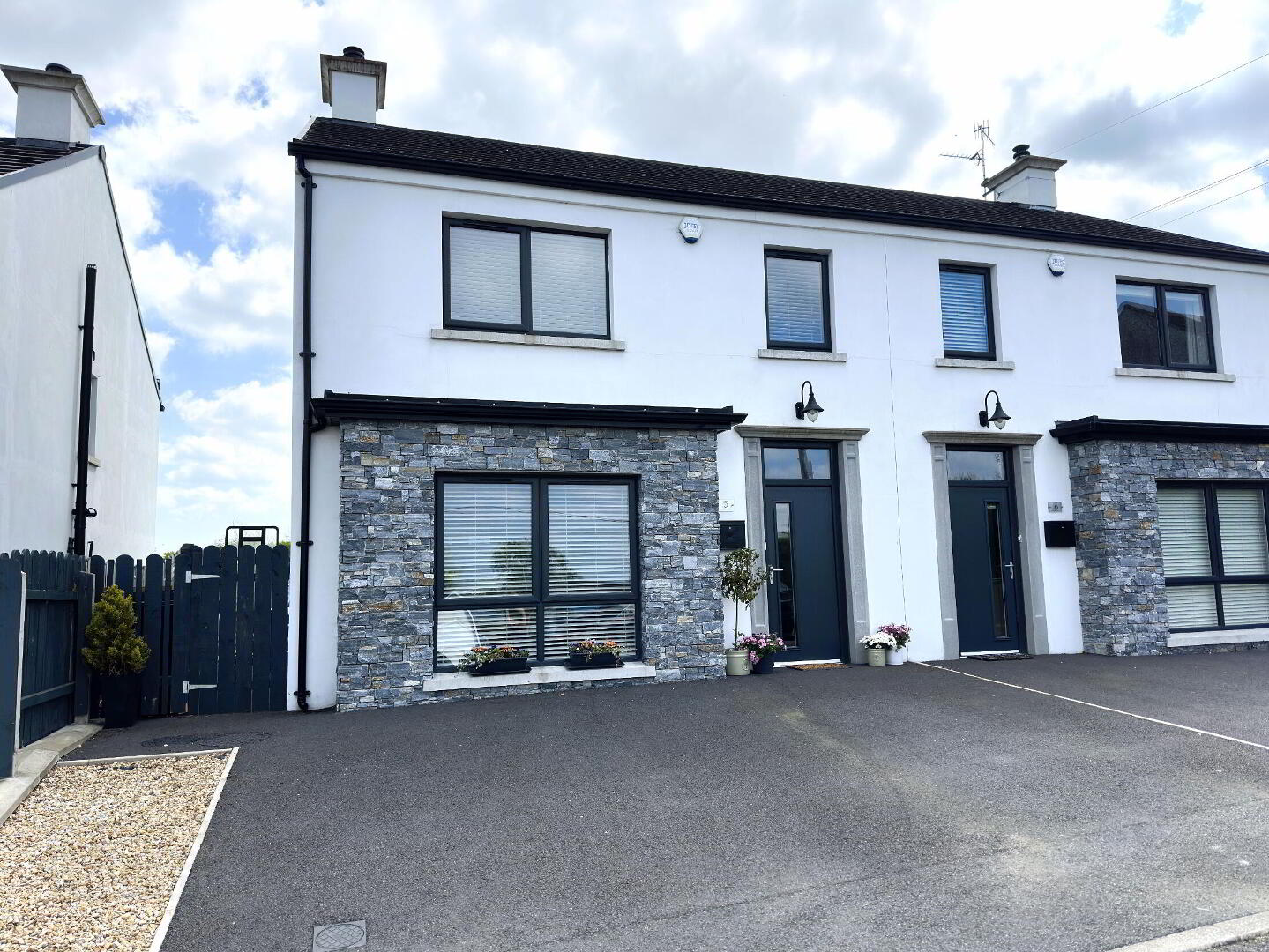 5 Loughans View 1 of 28