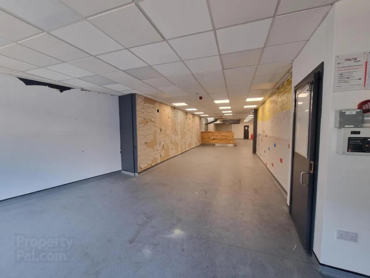 Commercial Retail Unit, 18 Davis Street 2 of 7