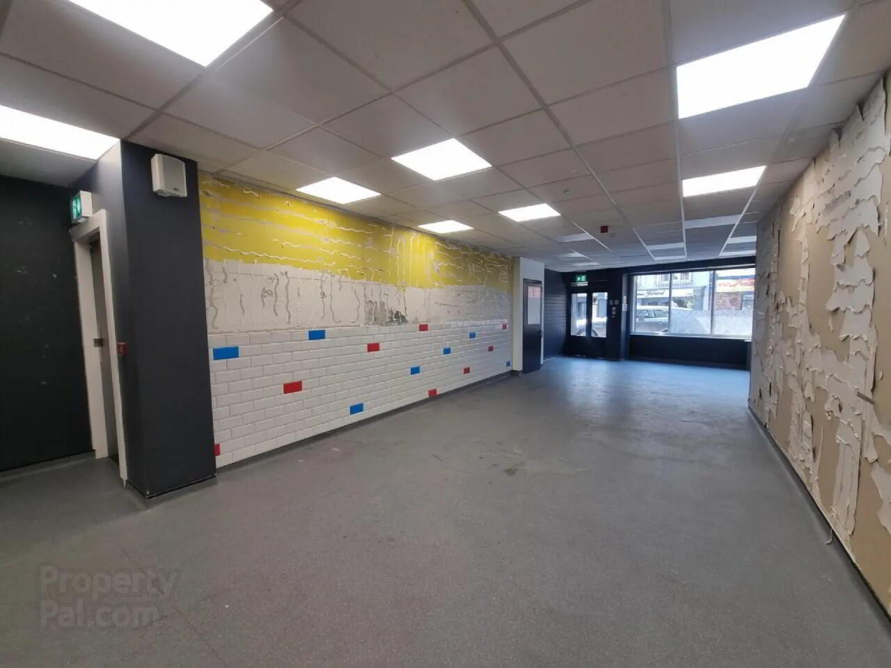 Commercial Retail Unit, 18 Davis Street 4 of 7