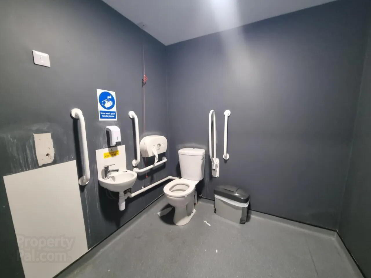 Commercial Retail Unit, 18 Davis Street 7 of 7