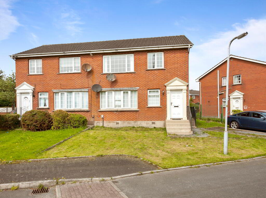 5b Windrush Avenue 1 of 10