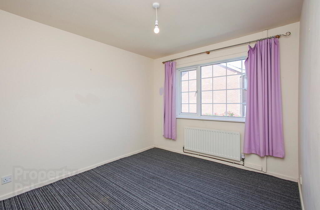5b Windrush Avenue 6 of 10