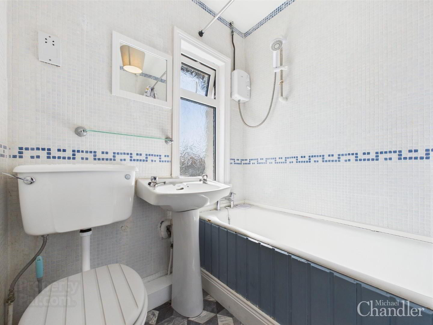 7 Ravenhill Avenue 12 of 15