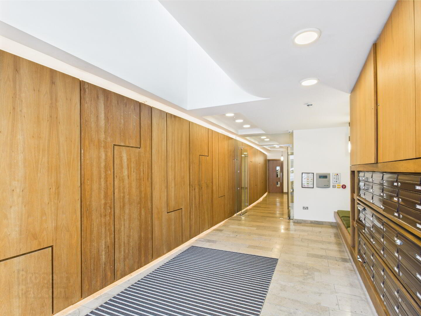 9.44 Arc Apartments, 2i Queens Road 3 of 20