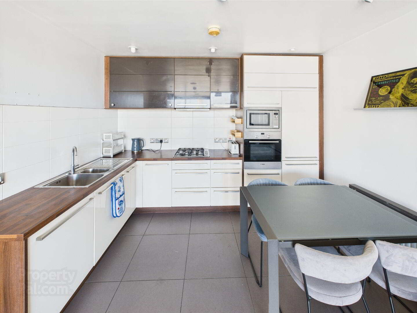 9.44 Arc Apartments, 2i Queens Road 10 of 20