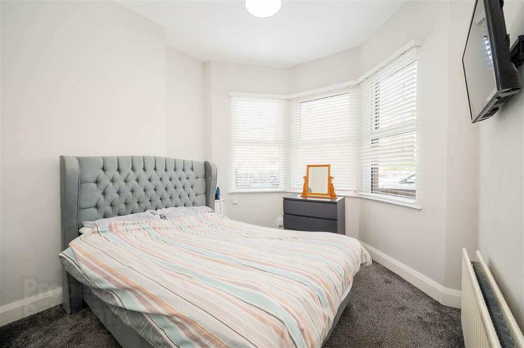 14 Tates Avenue 5 of 13