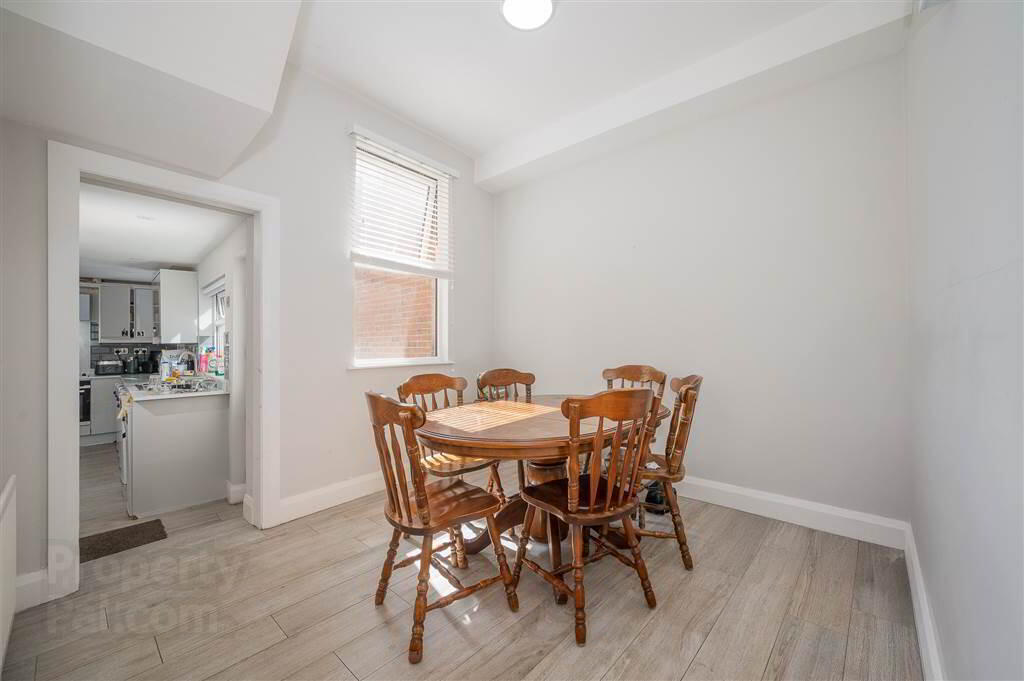 14 Tates Avenue 3 of 13