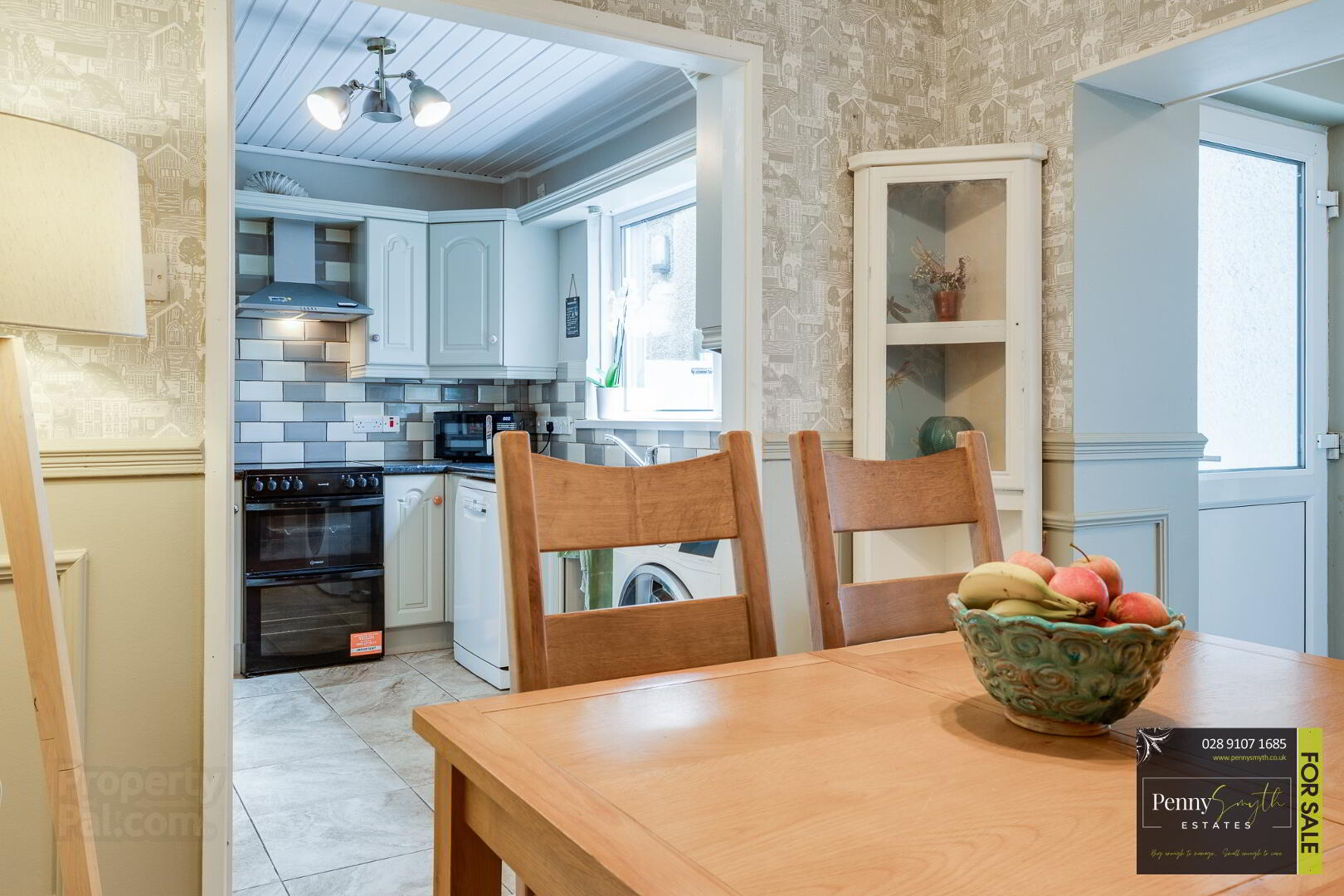 6 Springwell Gardens 12 of 31