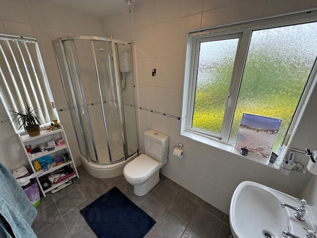 2 Lumfiord Avenue 13 of 18