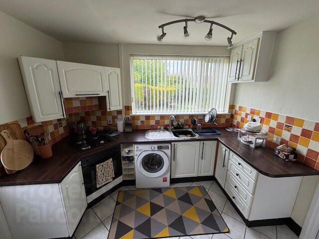 2 Lumfiord Avenue 6 of 18