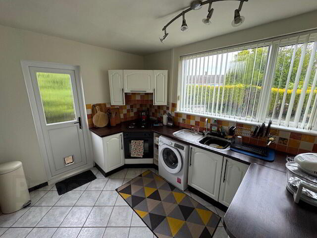 2 Lumfiord Avenue 7 of 18