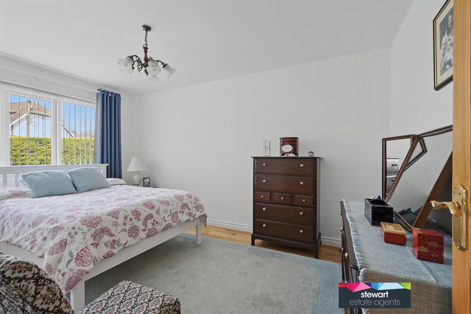 17 Kensington Manor 14 of 26