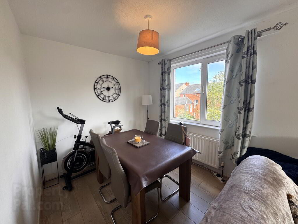 Apt 7 Ascot House, Windsor Avenue North 3 of 10