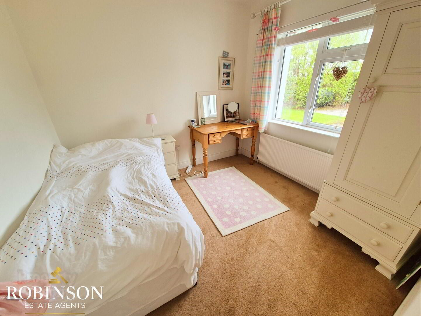 4 Bedroom House, Sandhill 3 of 14