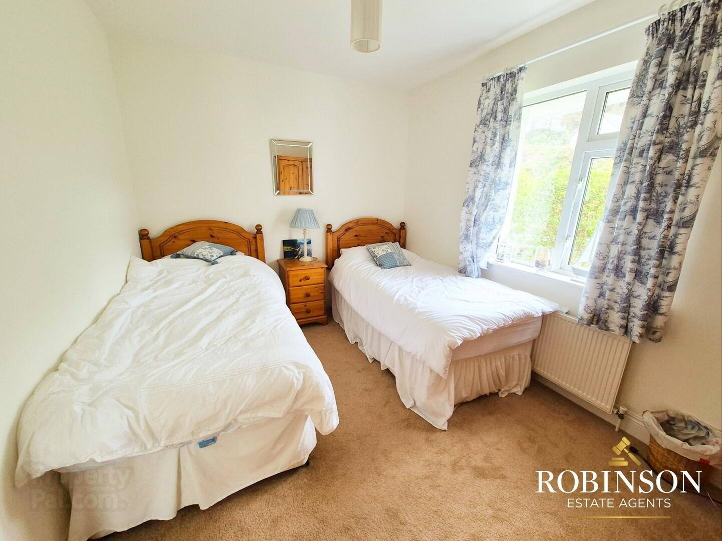 4 Bedroom House, Sandhill 4 of 14