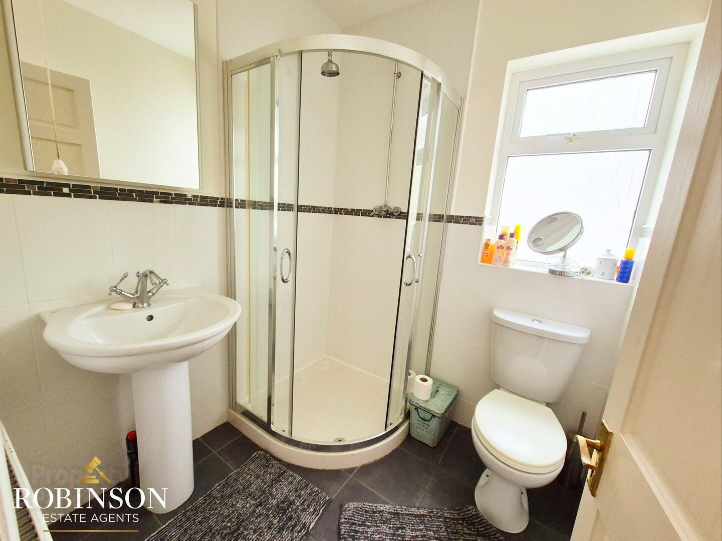 4 Bedroom House, Sandhill 6 of 14