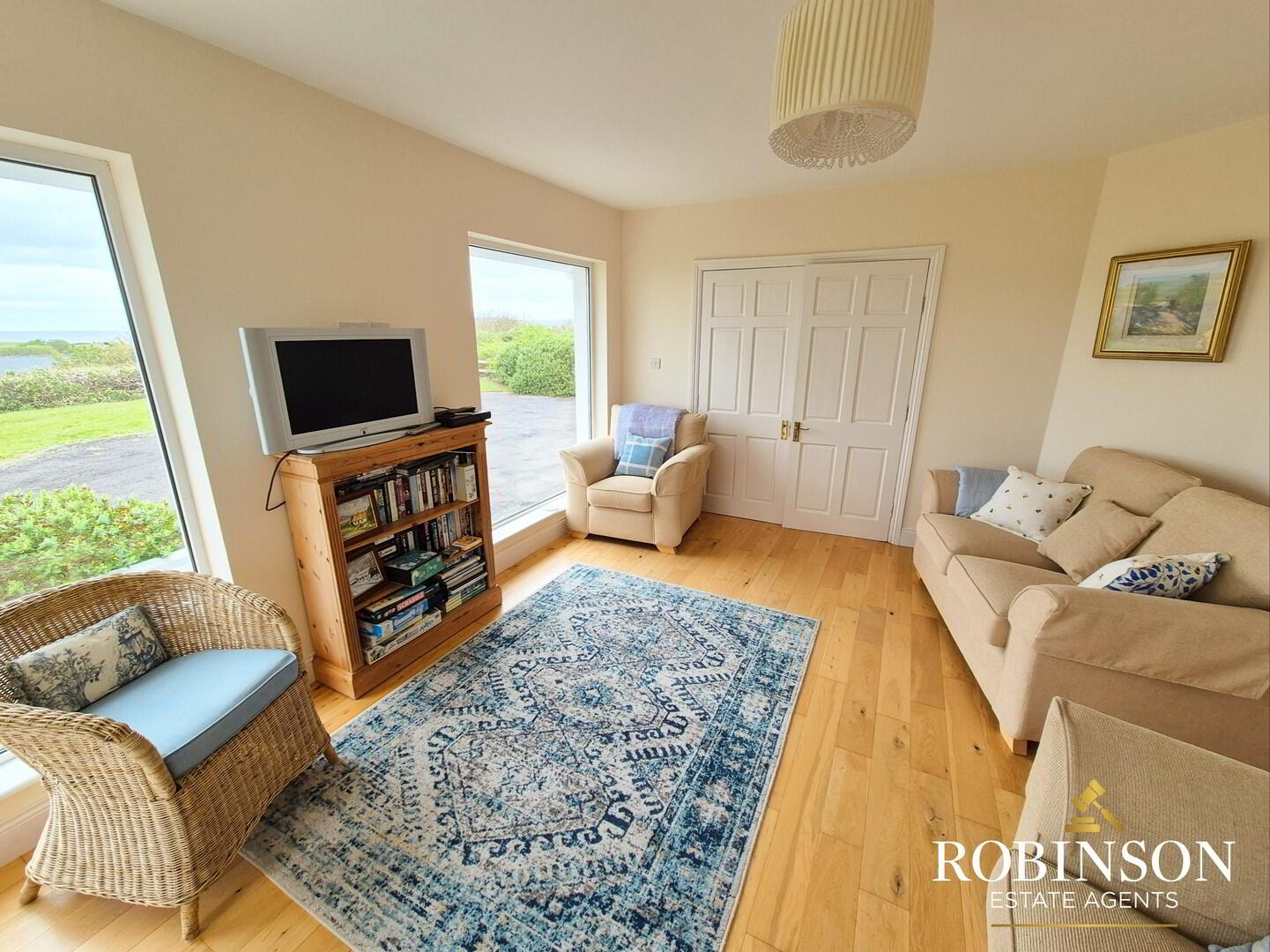 4 Bedroom House, Sandhill 9 of 14