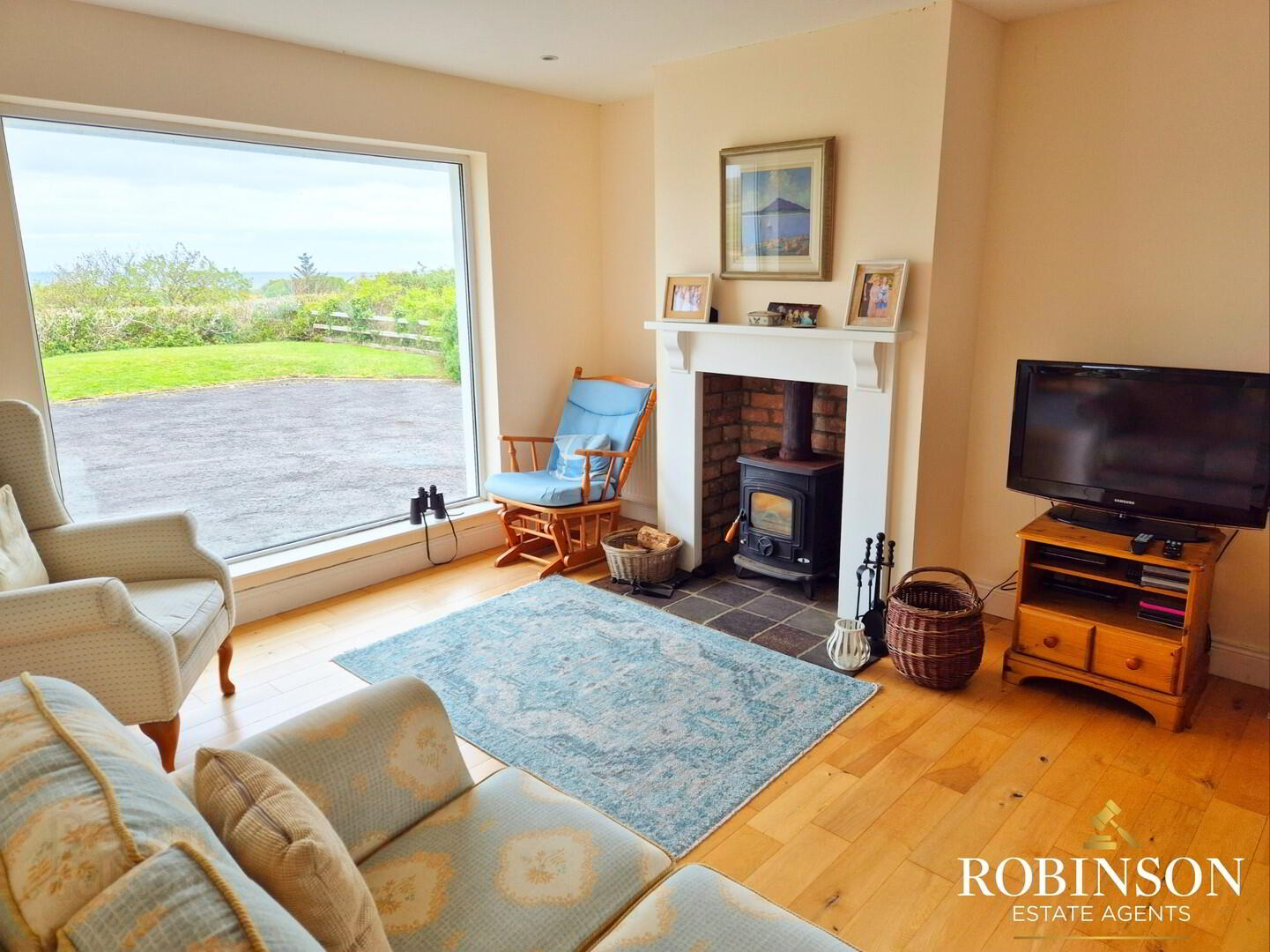 4 Bedroom House, Sandhill 11 of 14
