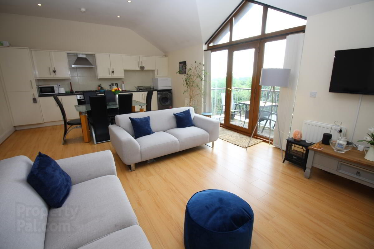 Apartment 5 193 Victoria Road 4 of 8