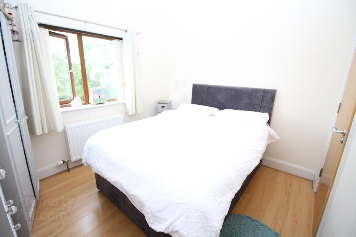 Apartment 5 193 Victoria Road 5 of 8