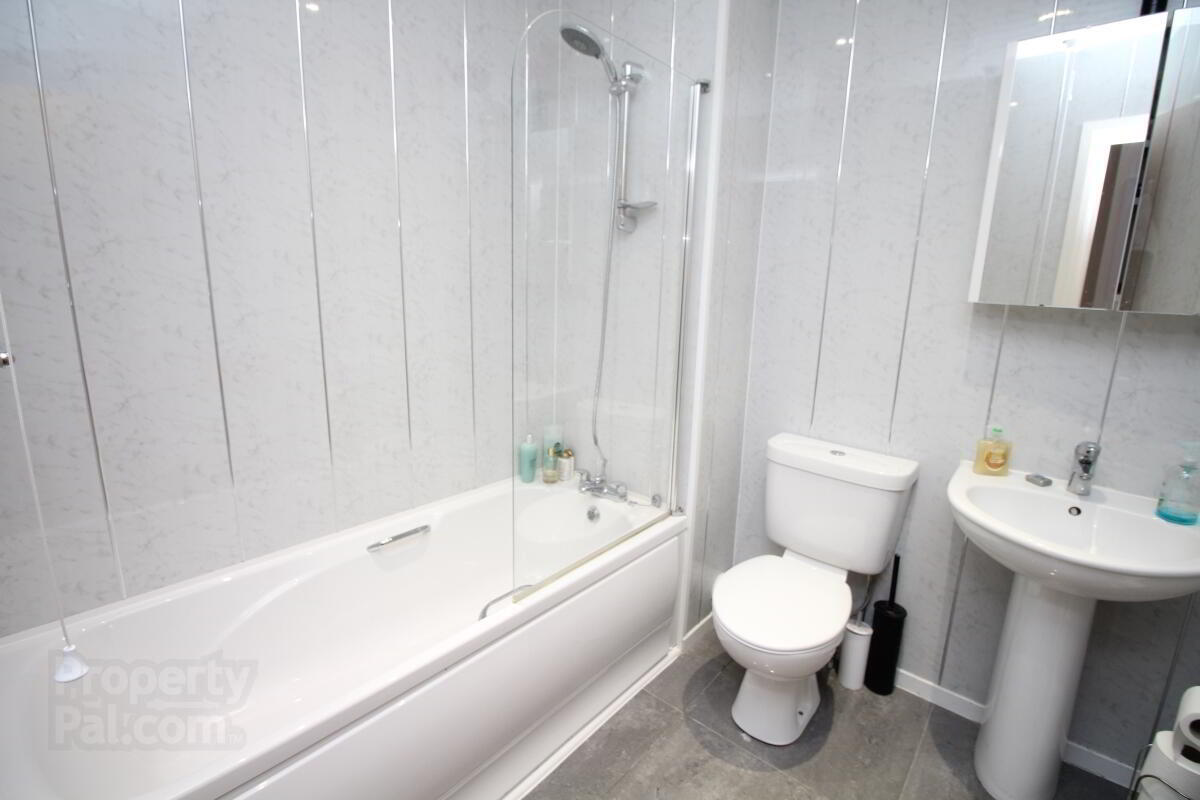 Apartment 5 193 Victoria Road 7 of 8