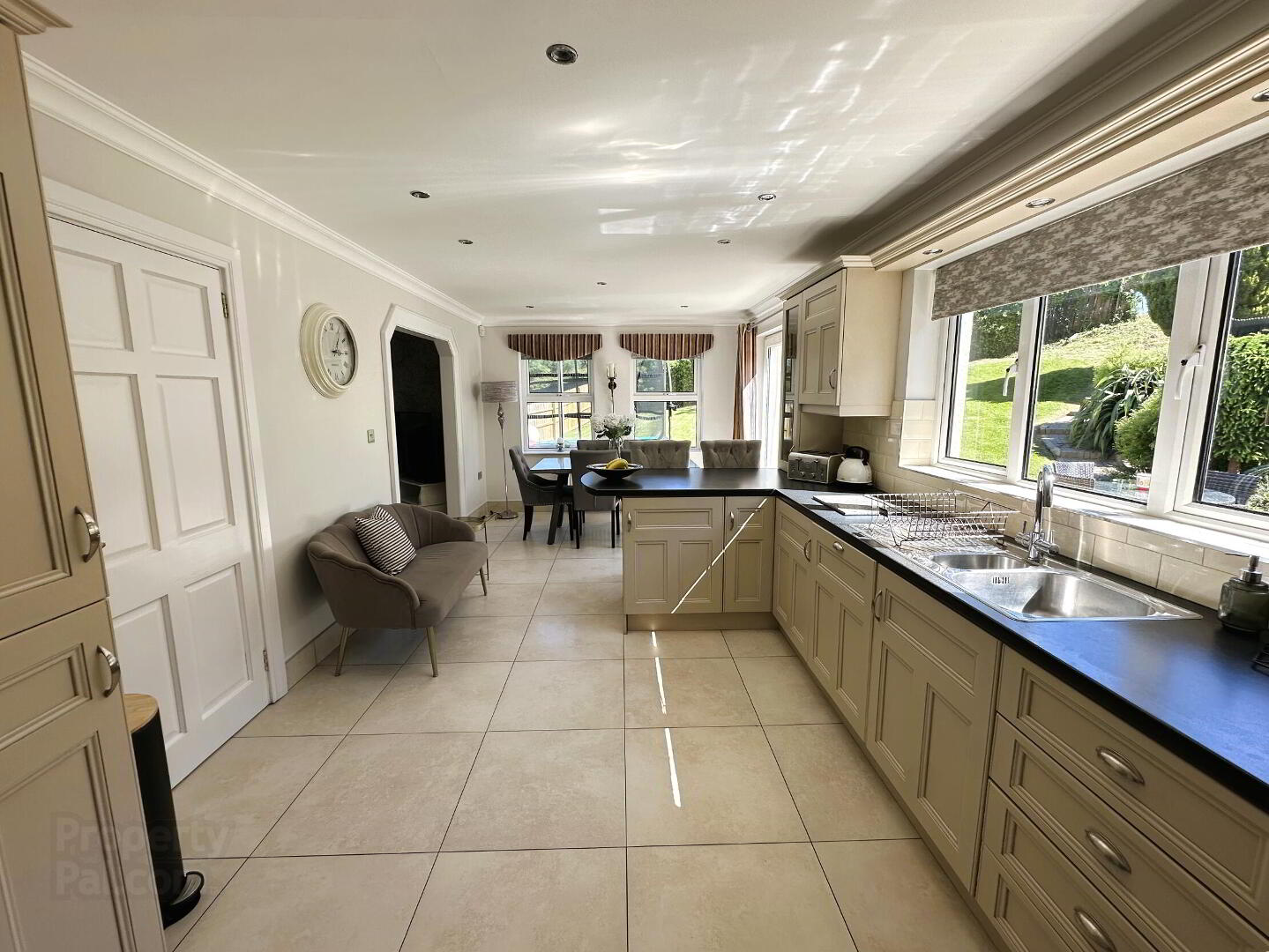 3 Lisnaweelan Court 9 of 36