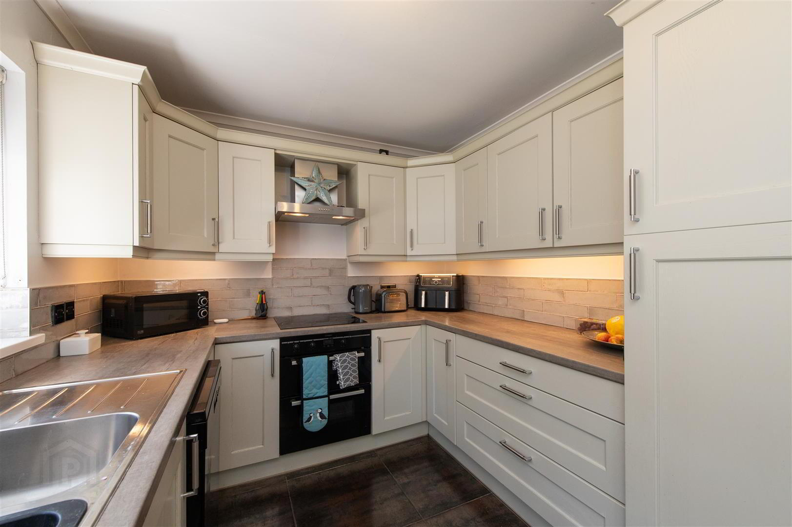 25 Lynn Avenue 8 of 23