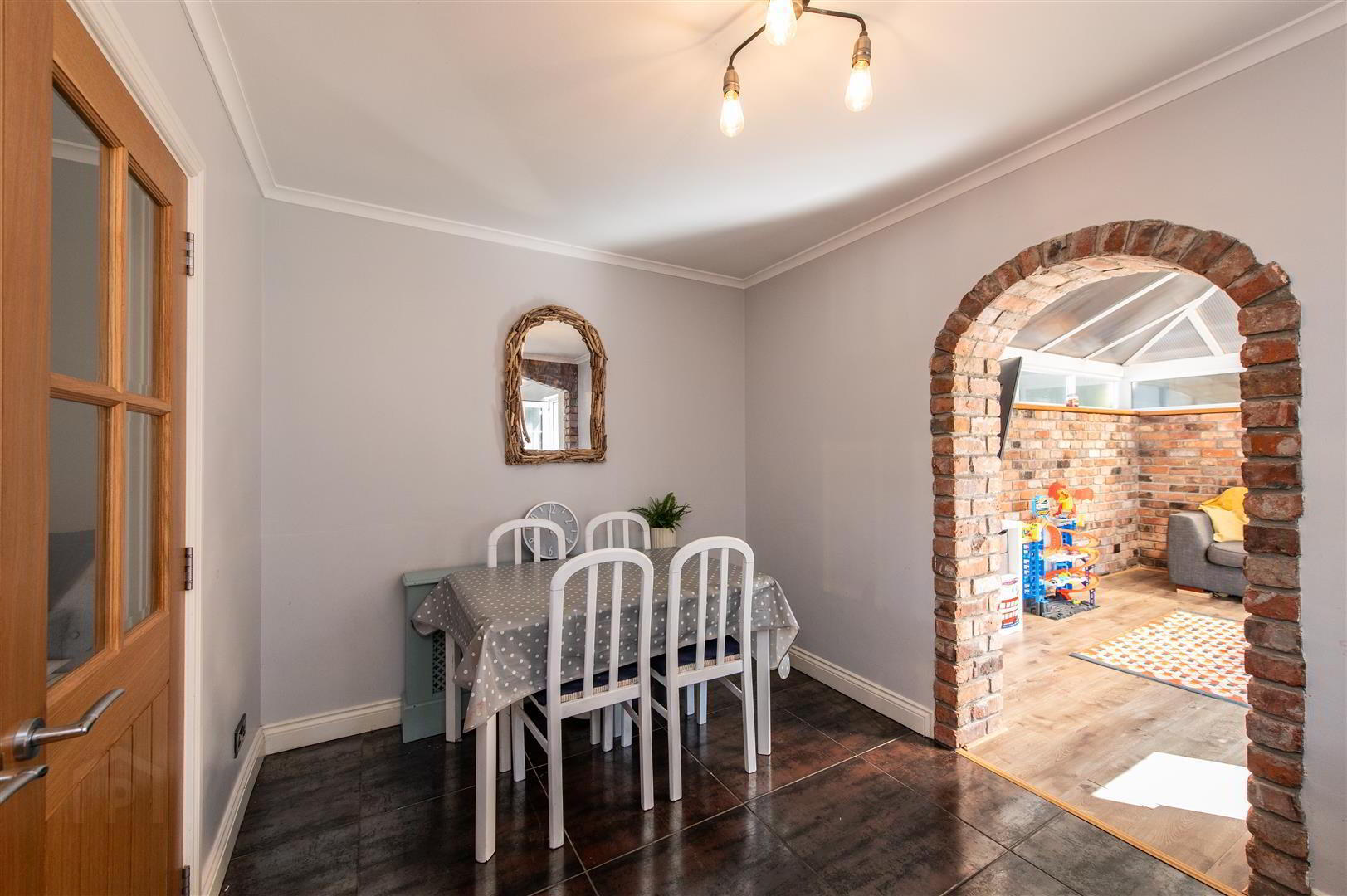 25 Lynn Avenue 11 of 23
