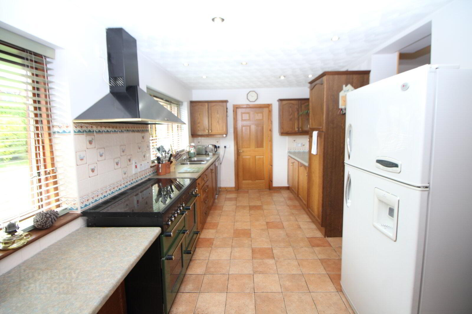 14 Downshire Gardens 4 of 21