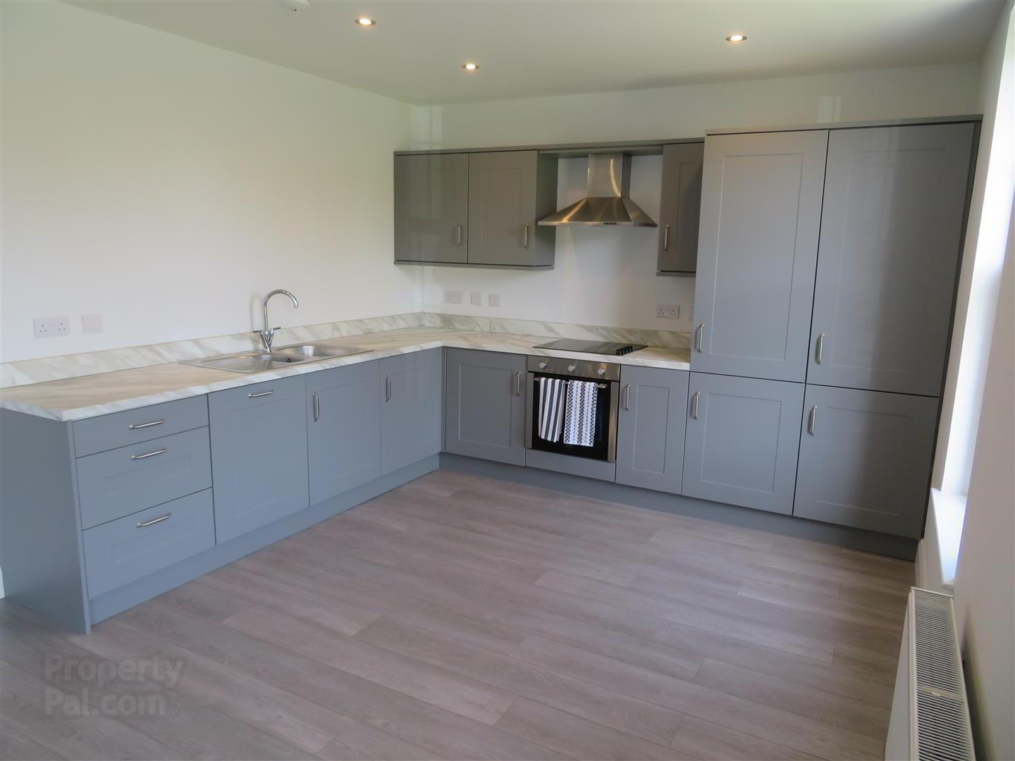 Apartment 1 24 Foxwood Hall 5 of 13