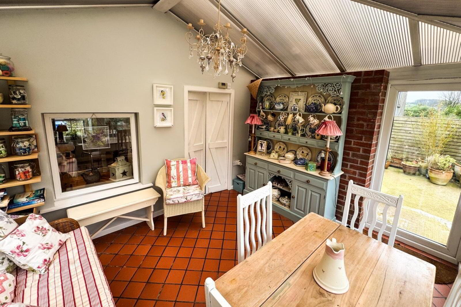 32 Hillhead Road 10 of 36