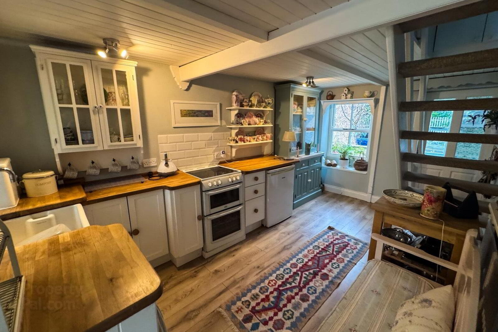 32 Hillhead Road 8 of 36