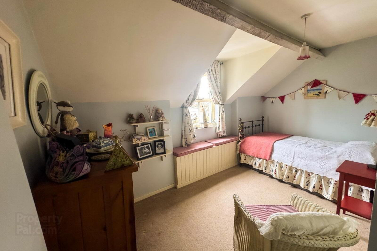 32 Hillhead Road 16 of 36