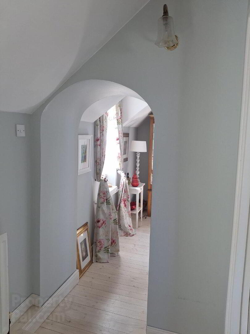 32 Hillhead Road 33 of 36