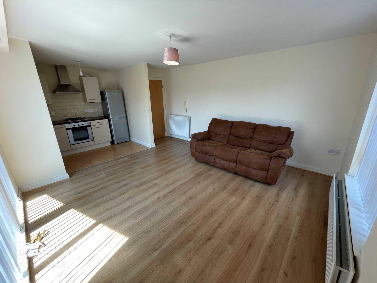 Apt 7 114, Templemore Avenue 4 of 12