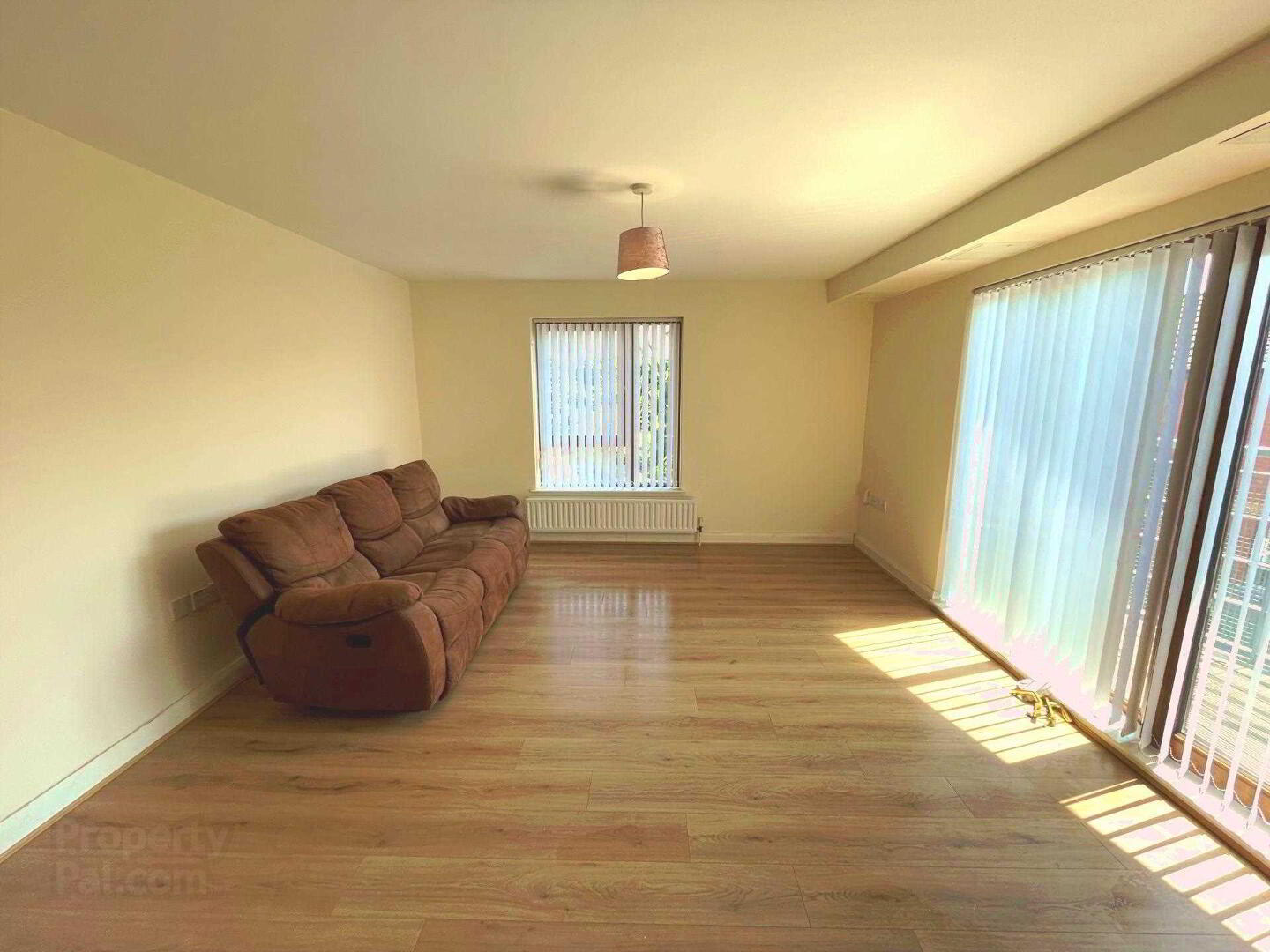 Apt 7 114, Templemore Avenue 3 of 12