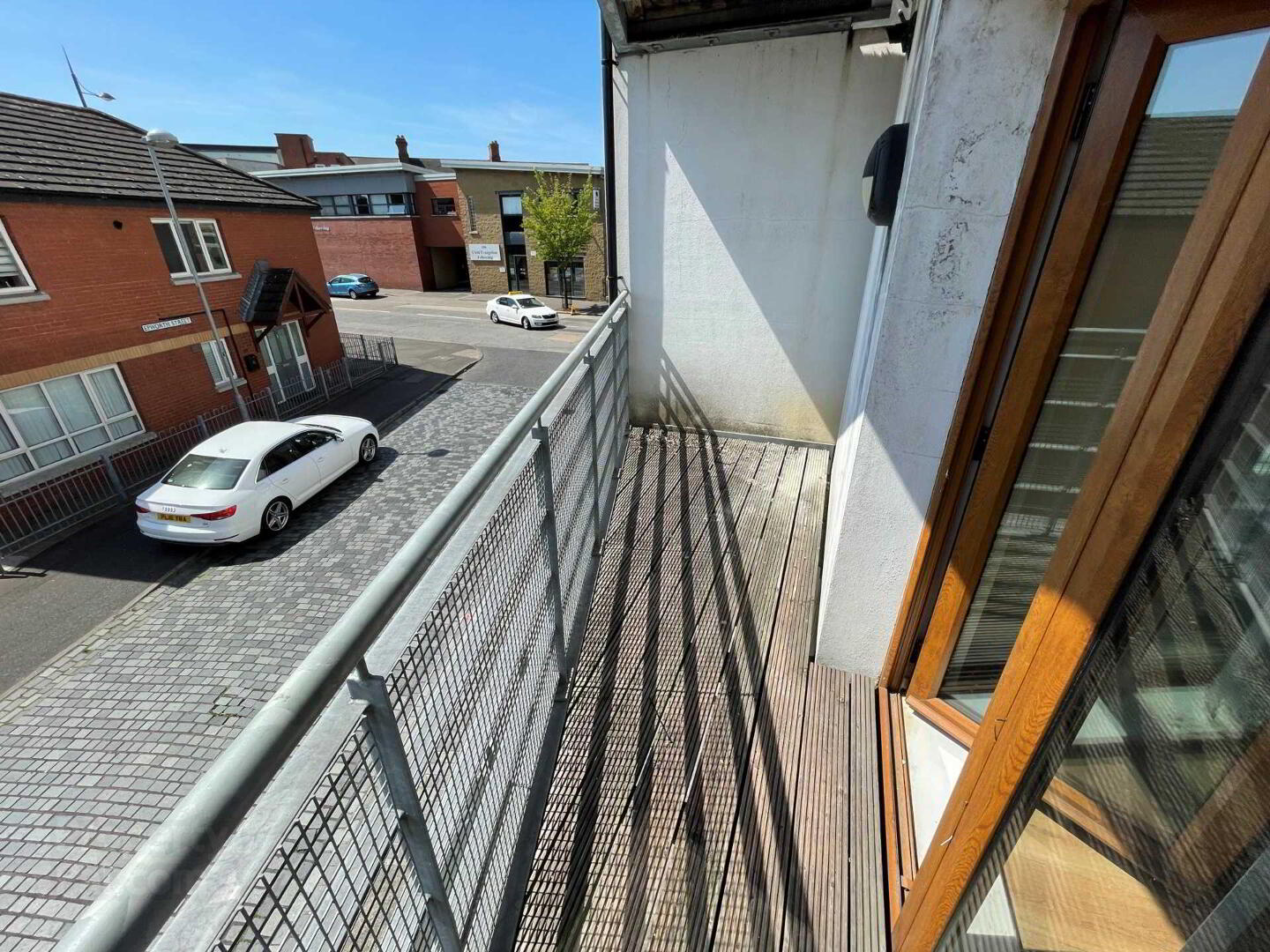 Apt 7 114, Templemore Avenue 5 of 12
