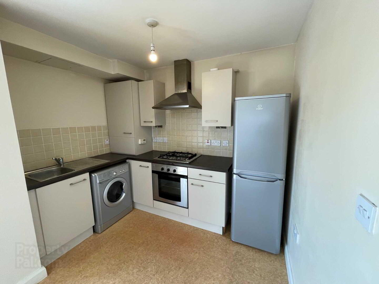 Apt 7 114, Templemore Avenue 6 of 12