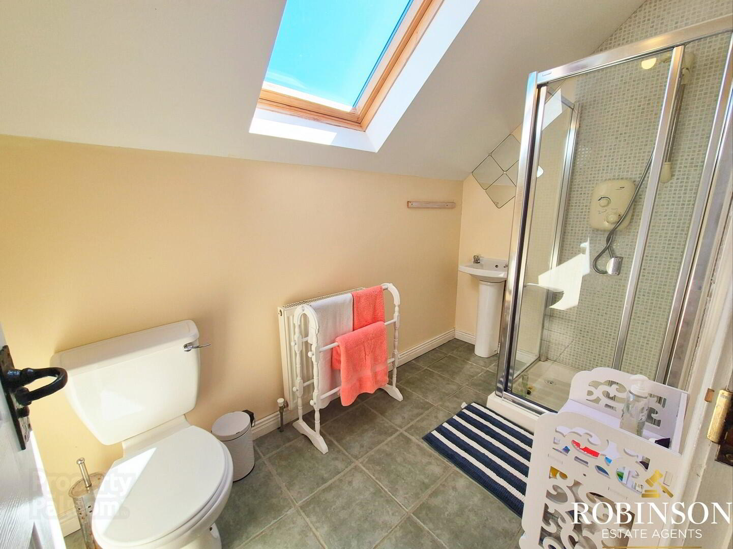 5 Bedroom Bungalow, Baltoney Lower 9 of 15