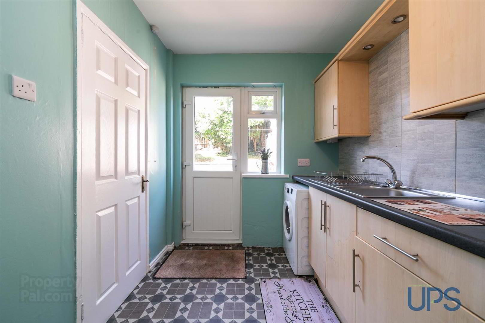 137 Ballymurphy Road 8 of 25