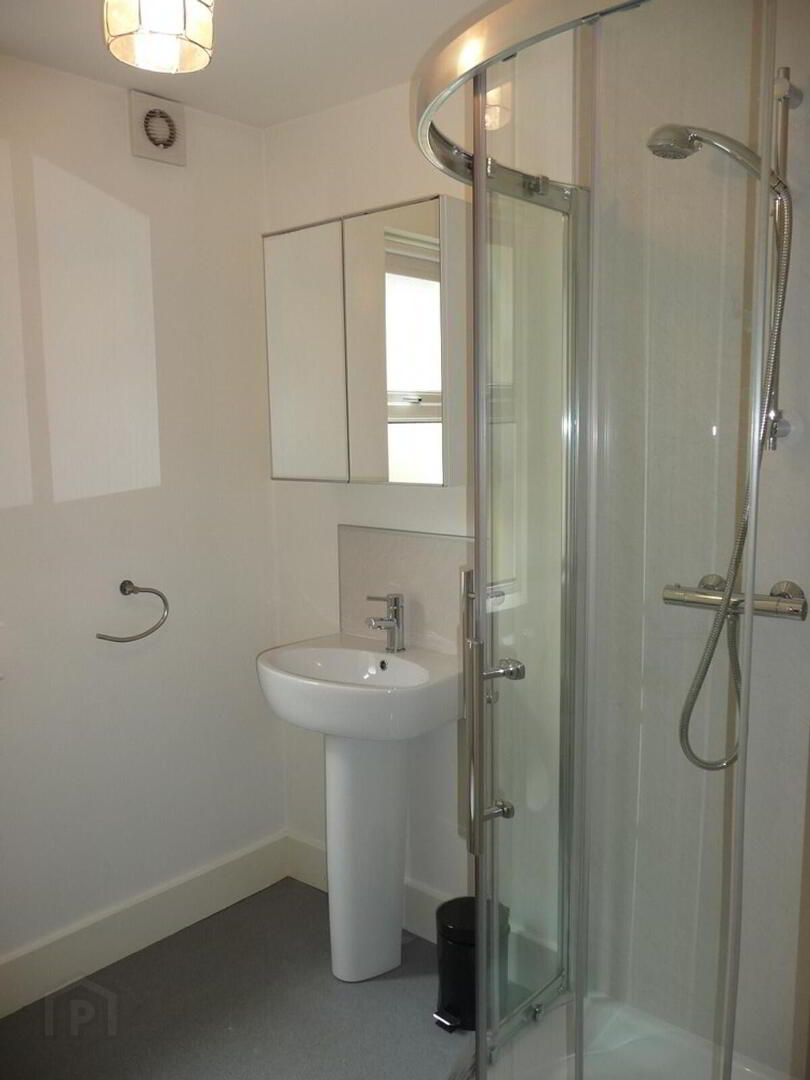 Apt 2, 6-8 Malone Avenue 9 of 10