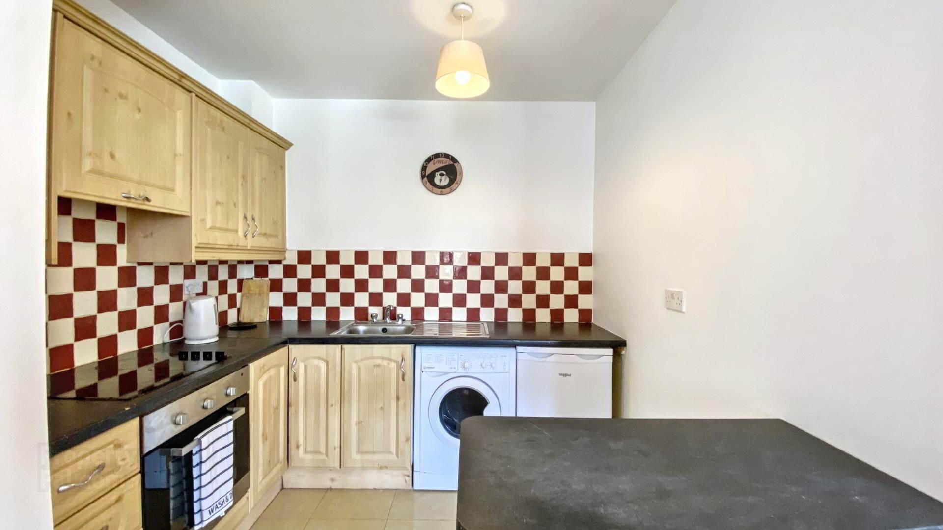Apt 4, Hazel Grove 3 of 9