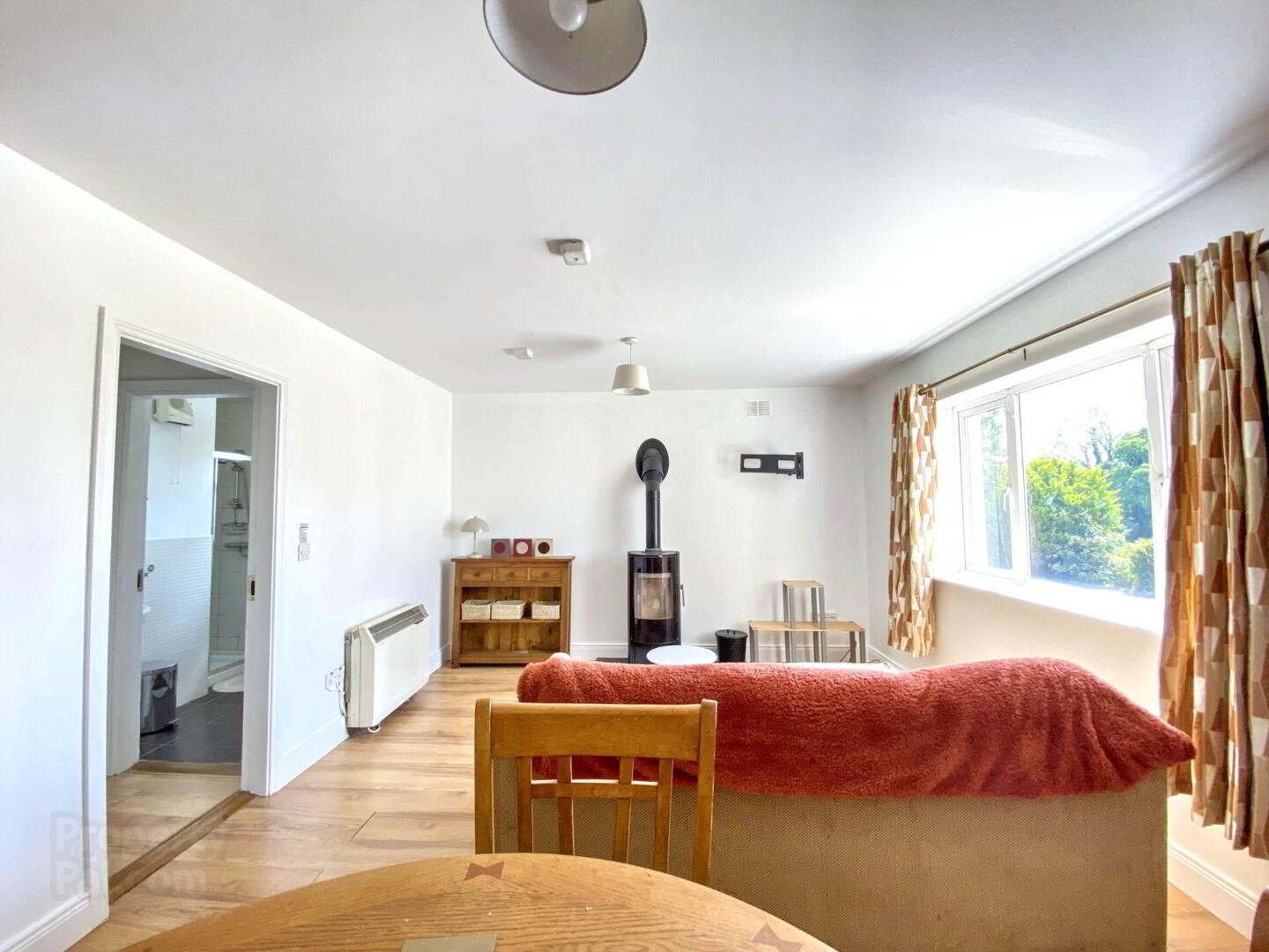 Apt 4, Hazel Grove 4 of 9