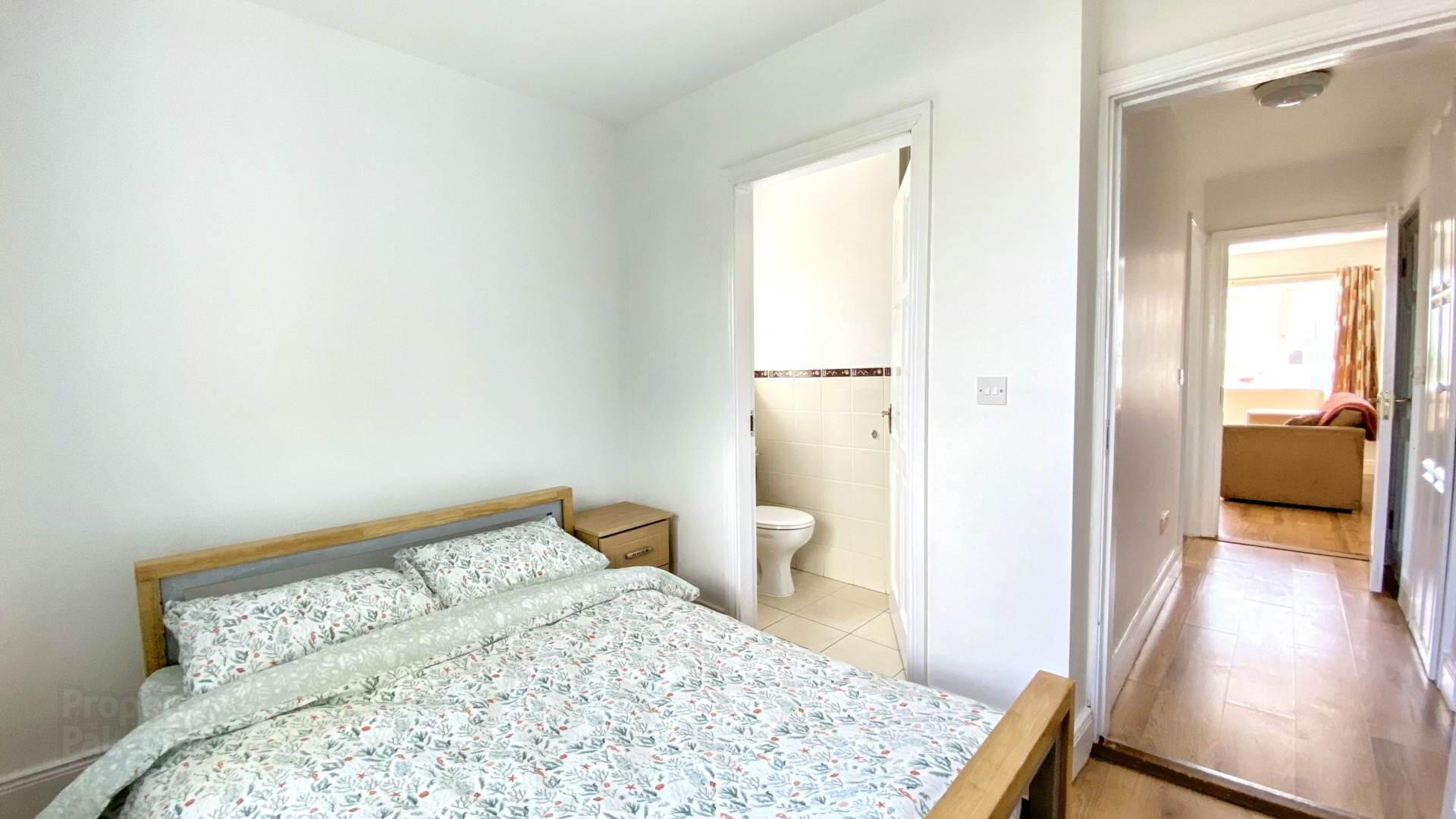 Apt 4, Hazel Grove 6 of 9