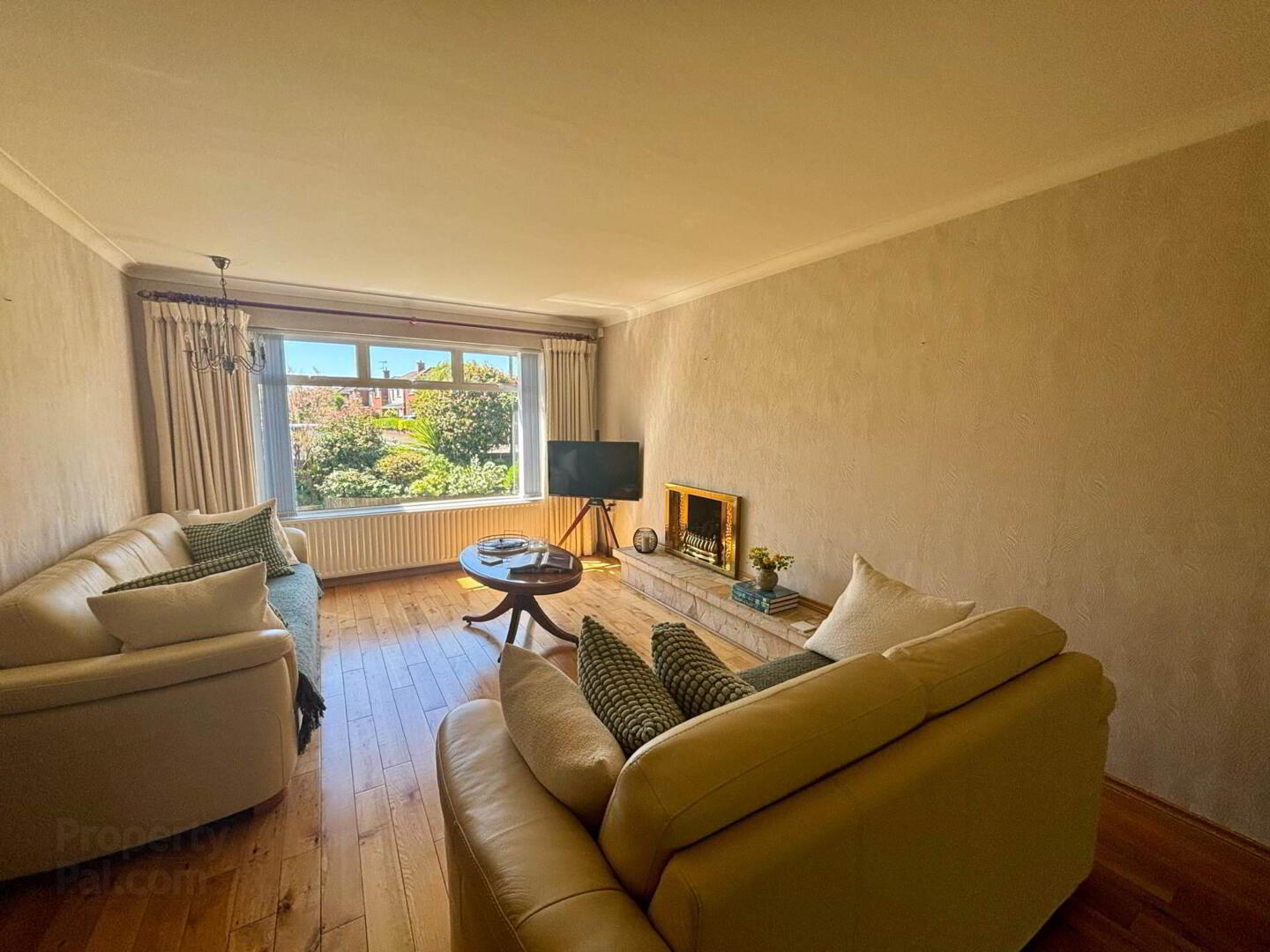 51 Downshire Gardens 7 of 33