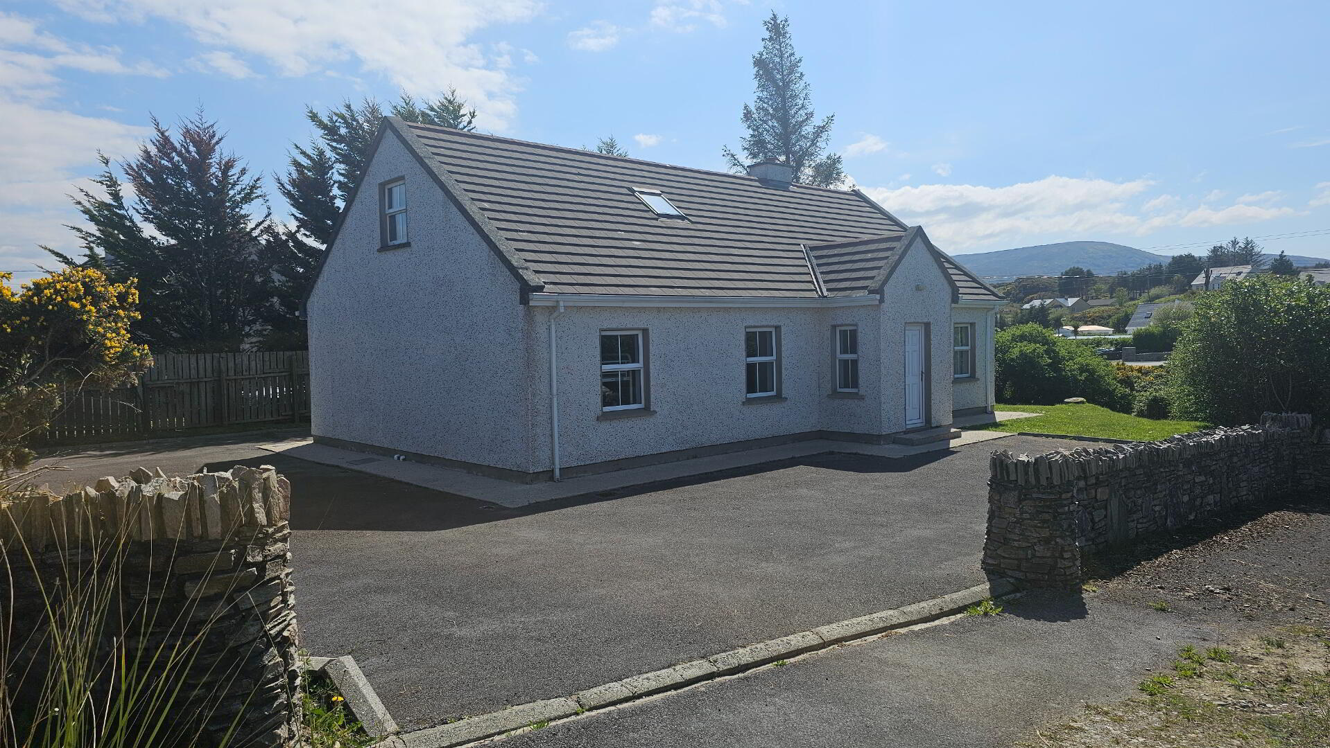 Greenes Homes, No.2 Ardsbeg, Gortahork 1 of 15