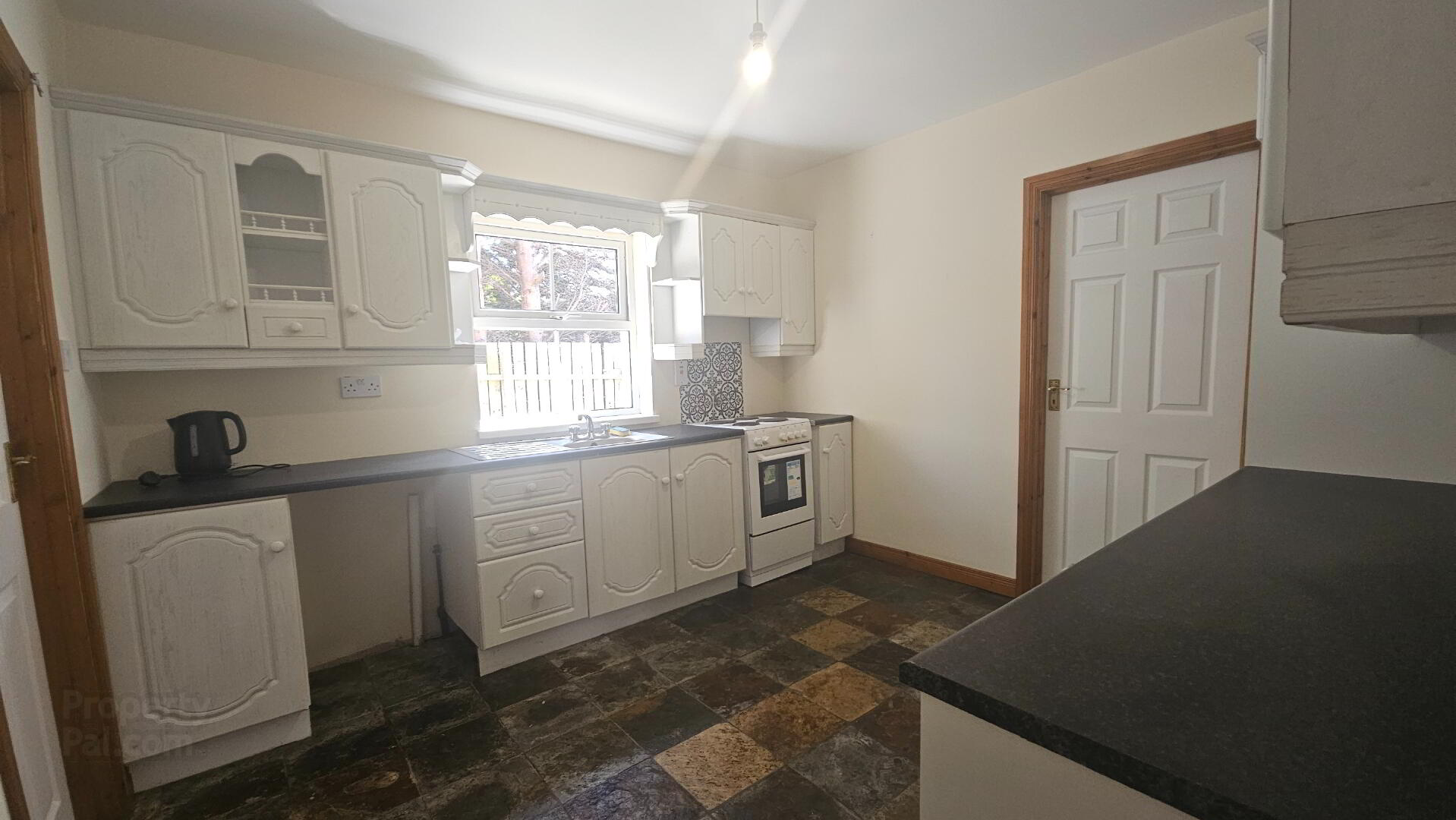 Greenes Homes, No.2 Ardsbeg, Gortahork 3 of 15